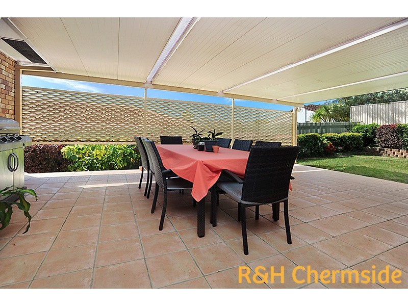 17 Ustinov Cres, Mcdowall QLD 4053