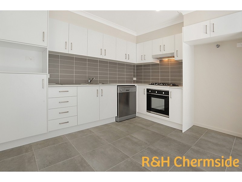 8 CYGNET STREET, Fitzgibbon QLD 4018