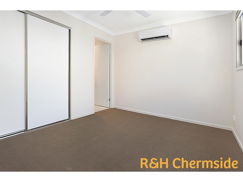 8 CYGNET STREET, Fitzgibbon QLD 4018