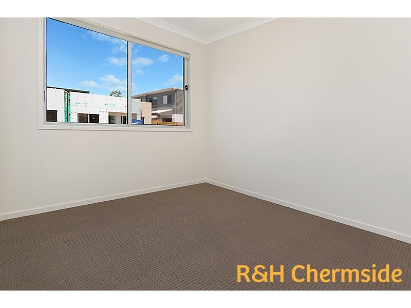 8 CYGNET STREET, Fitzgibbon QLD 4018