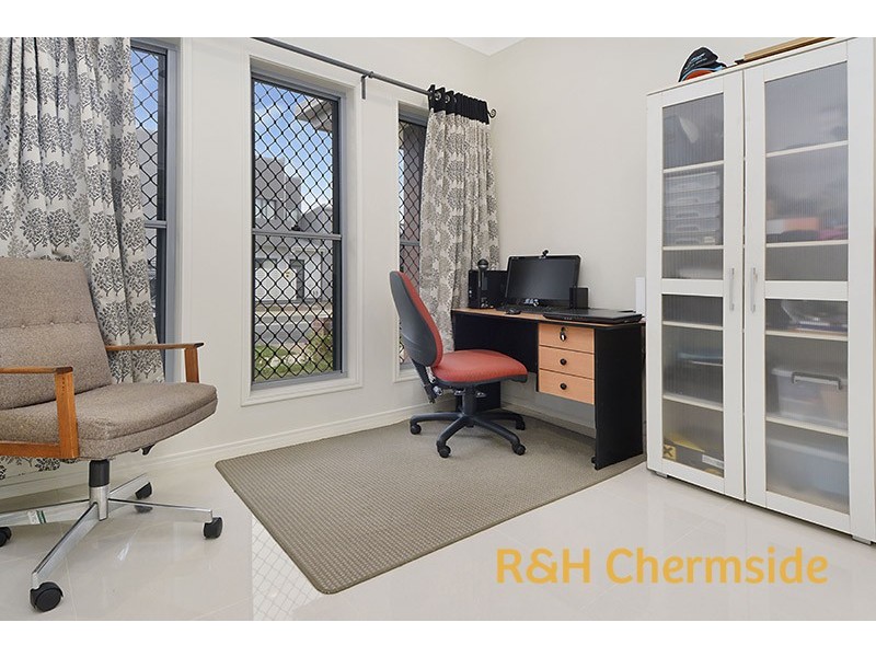 35 BLUE MOUNTAINS CRESCENT, Fitzgibbon QLD 4018