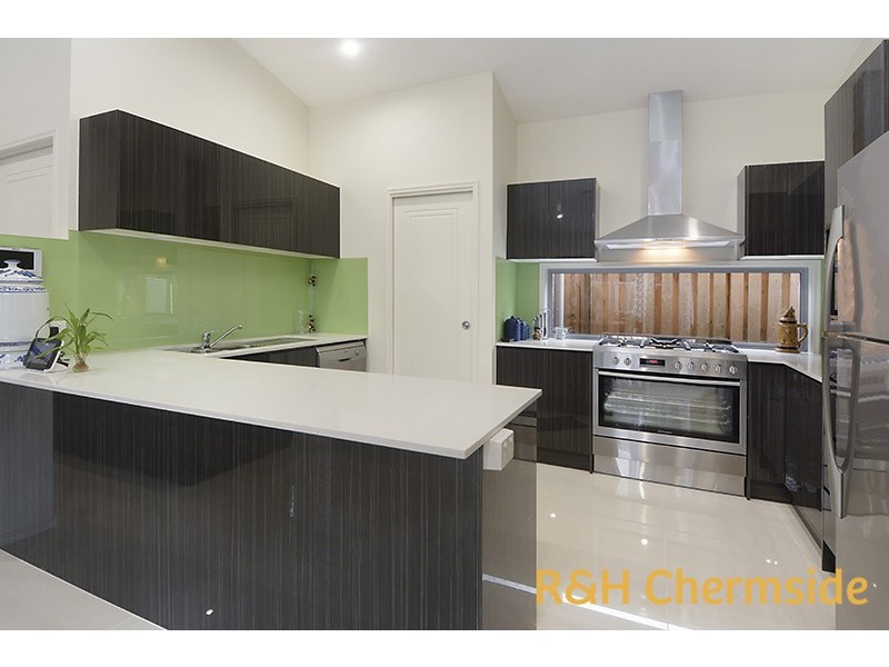 35 BLUE MOUNTAINS CRESCENT, Fitzgibbon QLD 4018