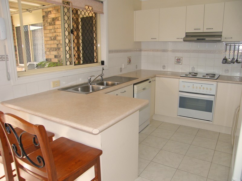 8 Acacia Cl, Fitzgibbon QLD 4018