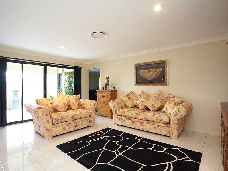 38 Lillydale St, Carseldine QLD 4034