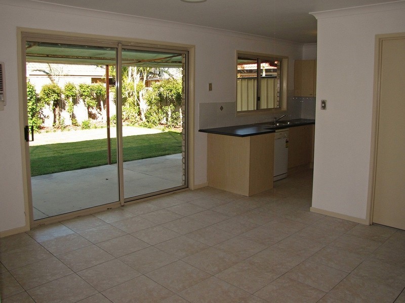78 Cambridge Cres, Fitzgibbon QLD 4018