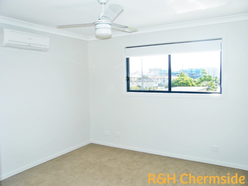 4/4 Ballantine St, Chermside QLD 4032