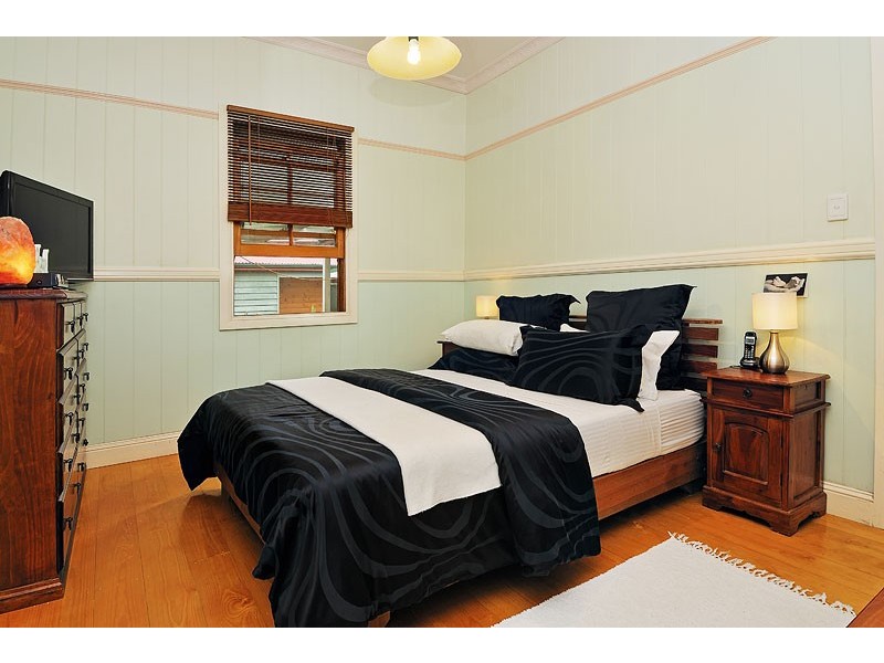 37 Toombul Tce, Nundah QLD 4012