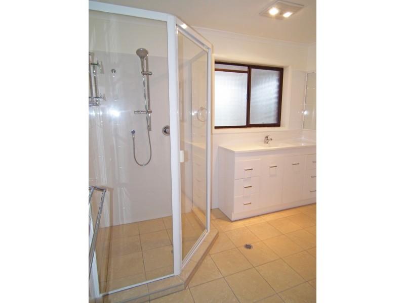 2/67 Wallace St, Chermside QLD 4032