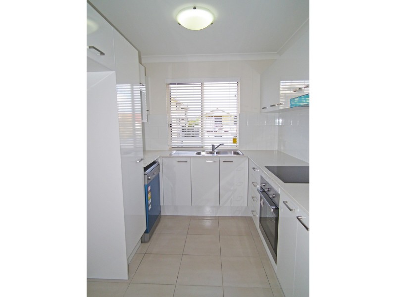 2/18 Zenith Ave, Chermside QLD 4032