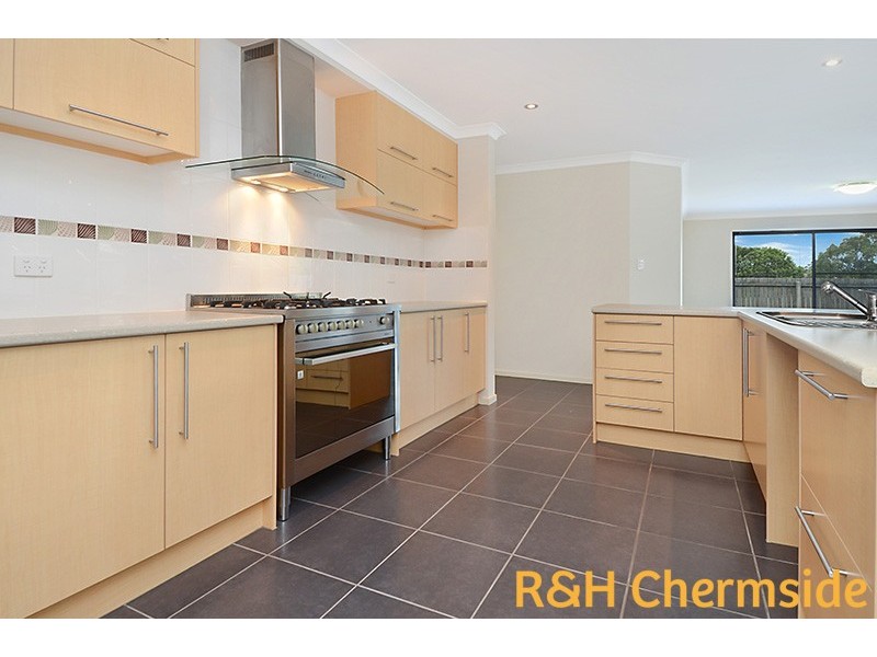 28 Petrie Cres, Aspley QLD 4034