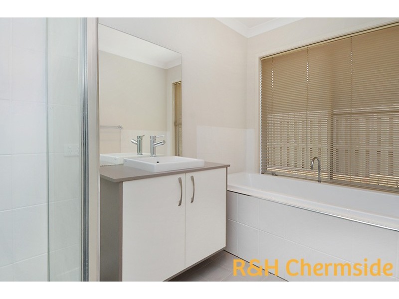 28 Petrie Cres, Aspley QLD 4034