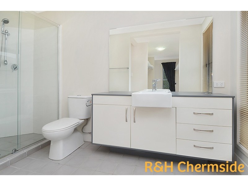 28 Petrie Cres, Aspley QLD 4034