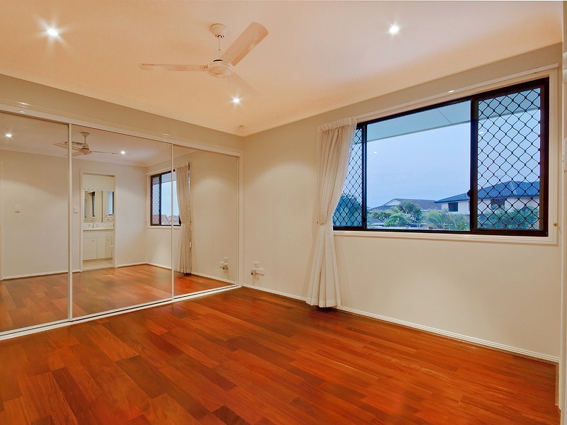 160 Galaxy St, Bridgeman Downs QLD 4035