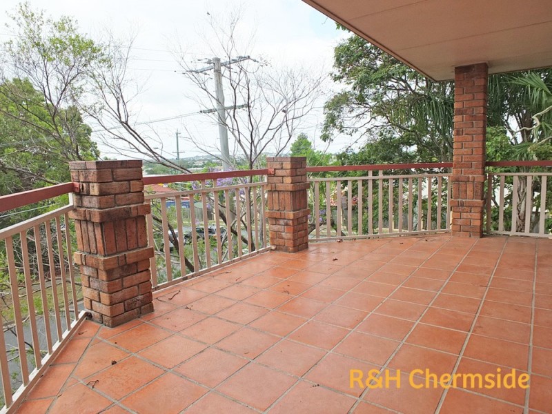 4/2 Henry St, Chermside QLD 4032