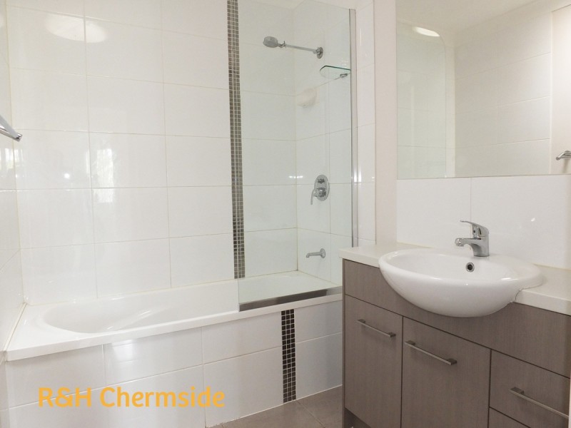 1/27 Grasspan Street, Zillmere QLD 4034