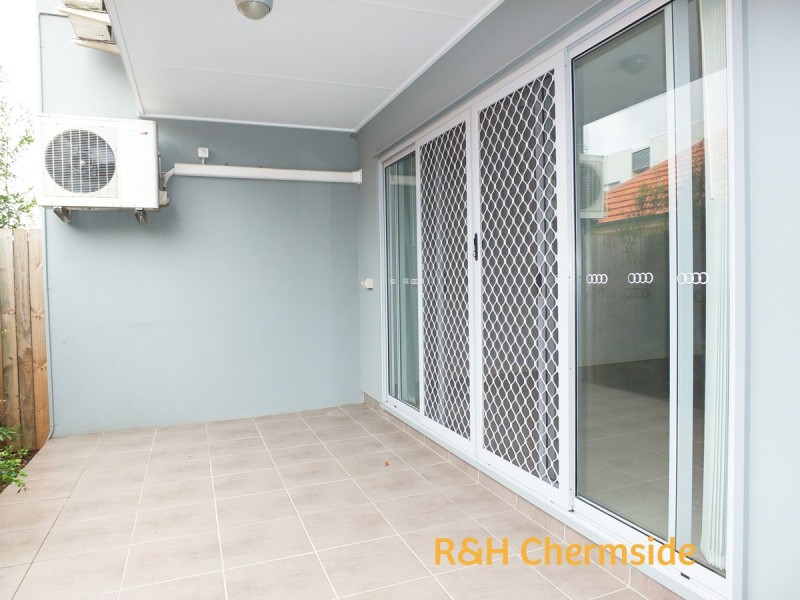 1/27 Grasspan Street, Zillmere QLD 4034