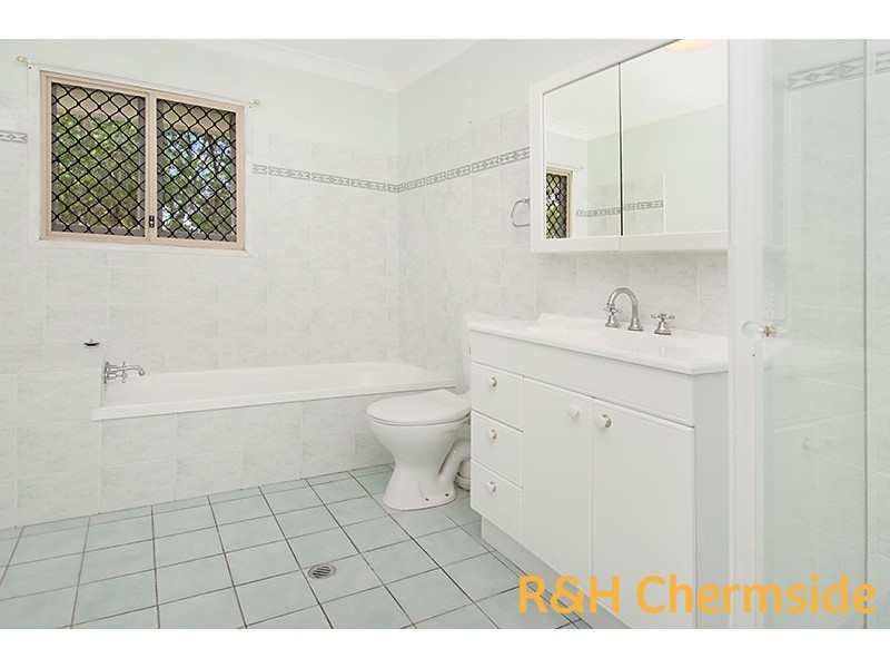 9 Whittaker St, Chermside West QLD 4032