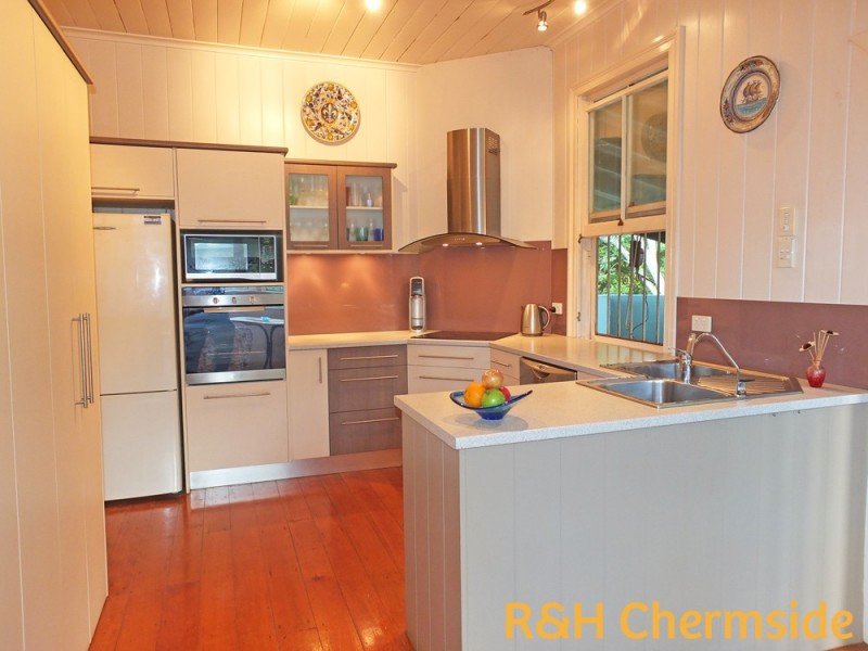 554 Robinson Rd, Aspley QLD 4034