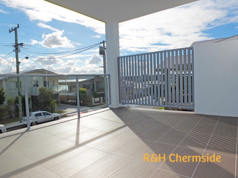 2/15 Zenith Avenue, Chermside QLD 4032