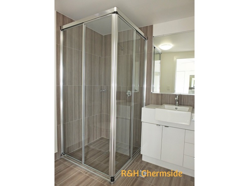 2/15 Zenith Avenue, Chermside QLD 4032