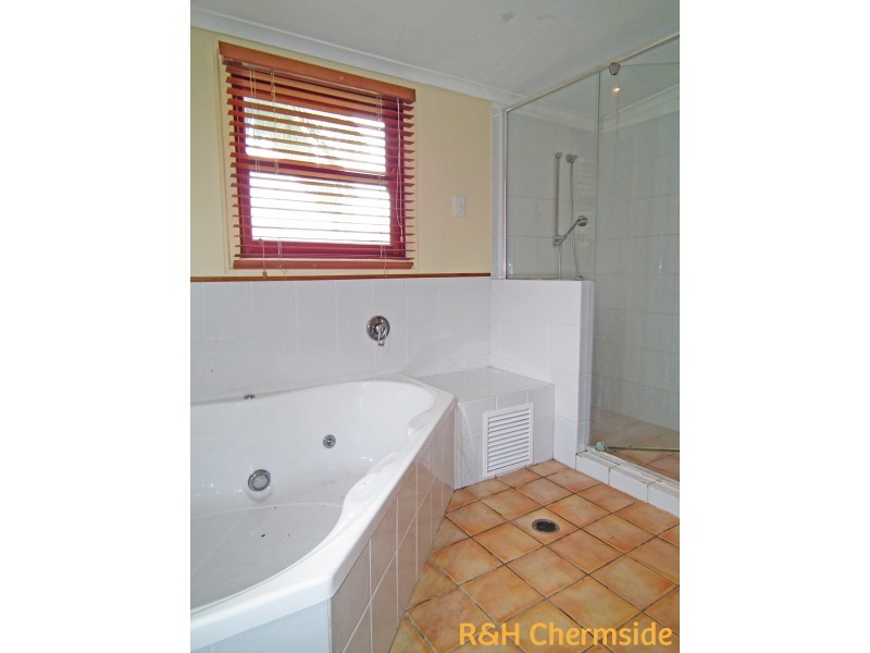 6 Waroon St, Stafford QLD 4053