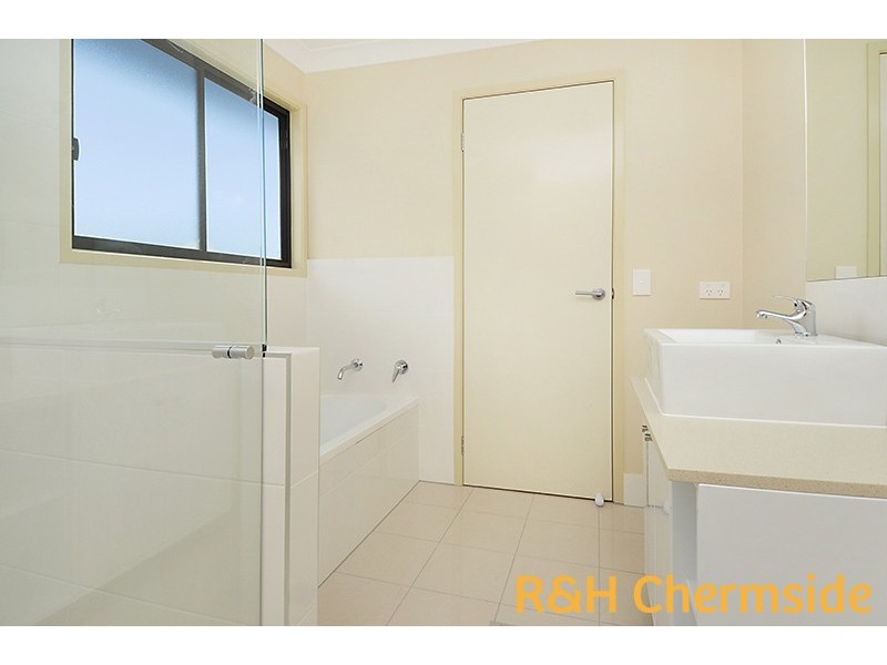 2/18 Yaralla Street, Chermside QLD 4032