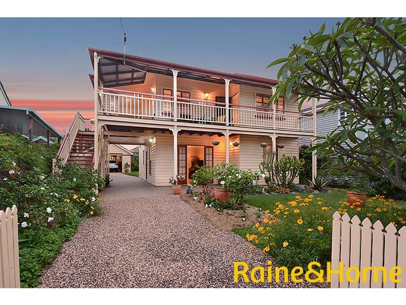 12 Darling Street, Sandgate QLD 4017