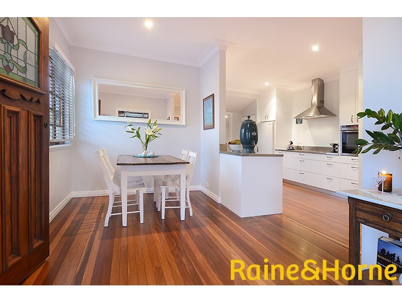 12 Darling Street, Sandgate QLD 4017