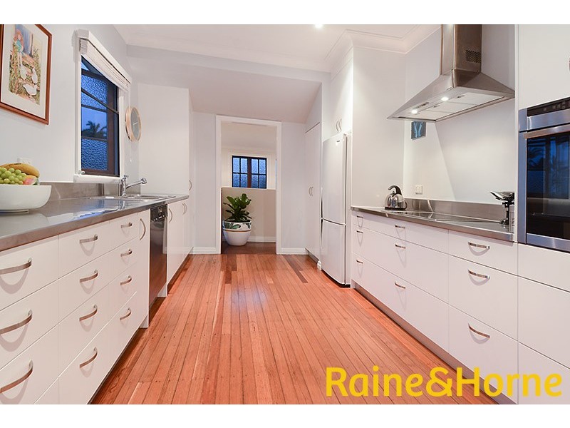 12 Darling Street, Sandgate QLD 4017