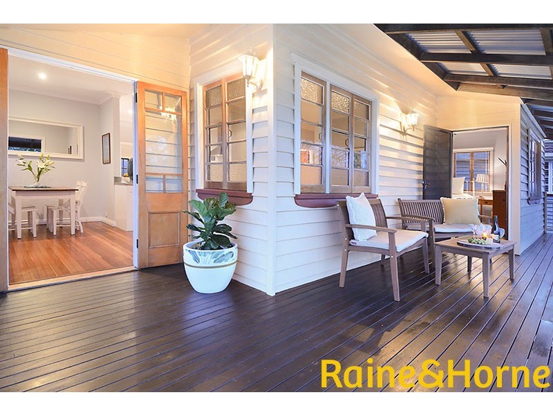 12 Darling Street, Sandgate QLD 4017