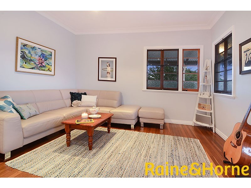 12 Darling Street, Sandgate QLD 4017