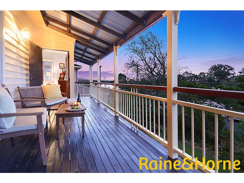 12 Darling Street, Sandgate QLD 4017