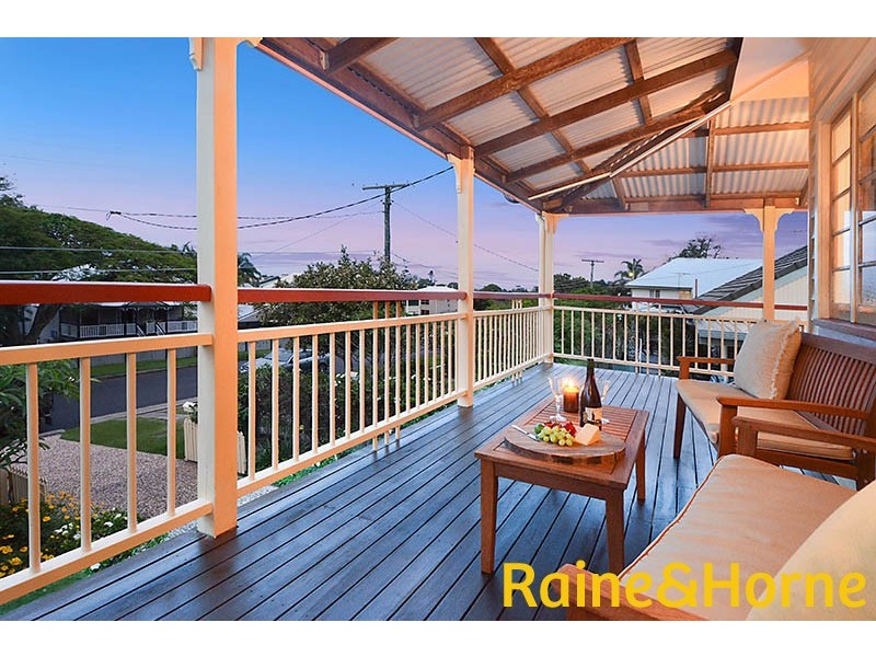 12 Darling Street, Sandgate QLD 4017