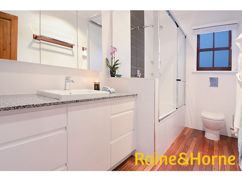 12 Darling Street, Sandgate QLD 4017