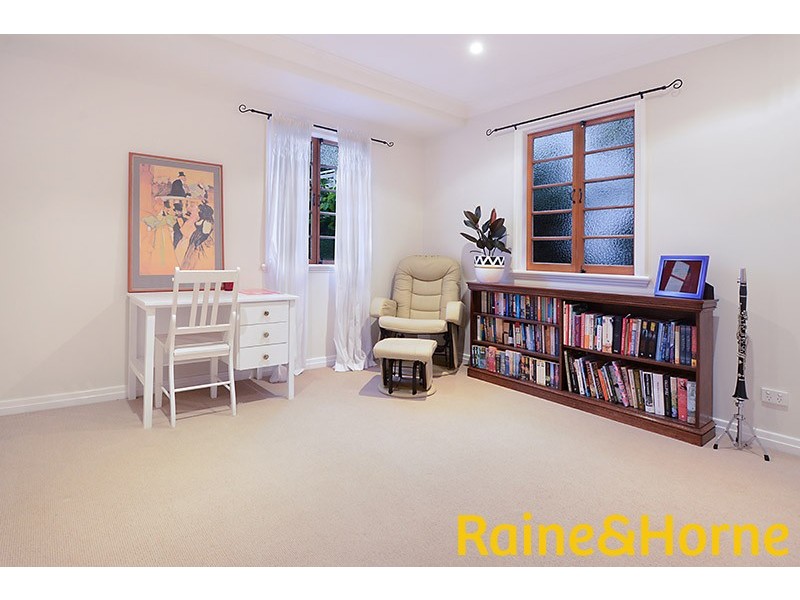 12 Darling Street, Sandgate QLD 4017