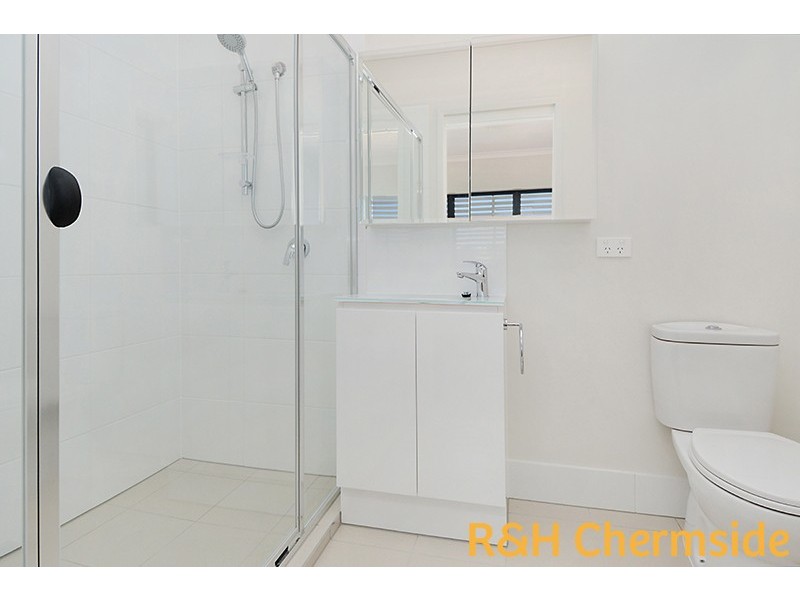 9 Greenbank St, Chermside QLD 4032