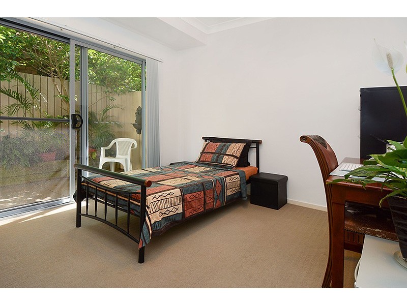 4 / 415 – 417 Scarborough Rd, Scarborough QLD 4020