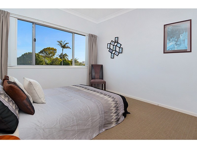 4 / 415 – 417 Scarborough Rd, Scarborough QLD 4020