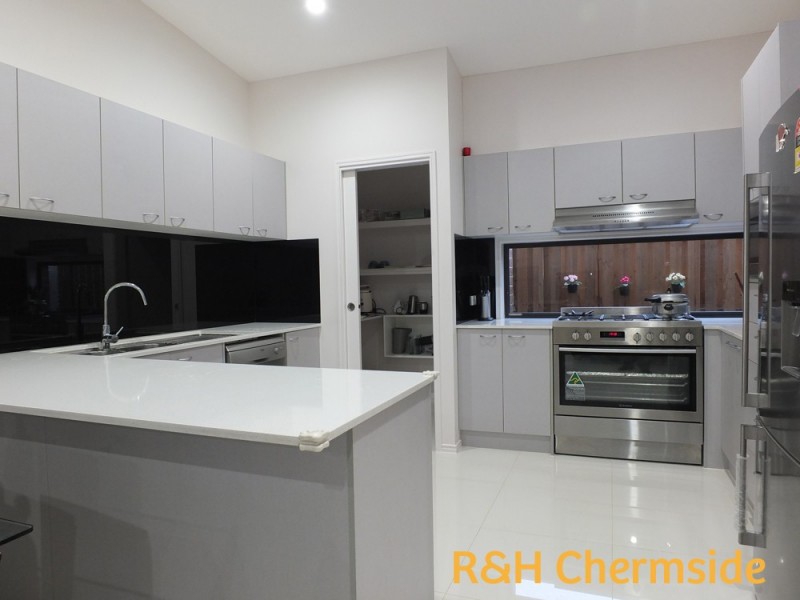 33 Blue Mountain Cres, Fitzgibbon QLD 4018