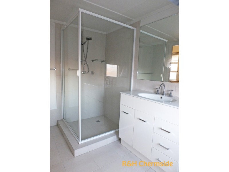 8 Hall St, Chermside QLD 4032