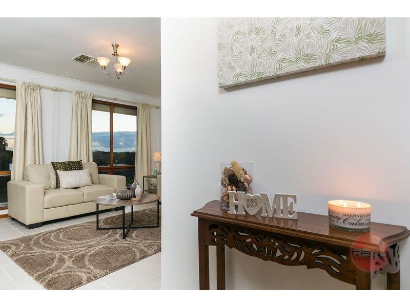 27 Serenade Crescent, Aberfoyle Park SA 5159