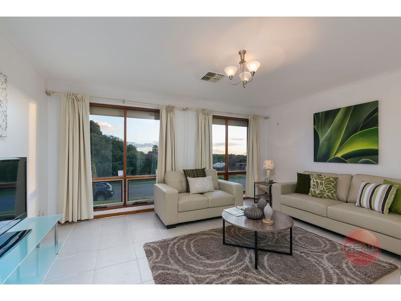 27 Serenade Crescent, Aberfoyle Park SA 5159