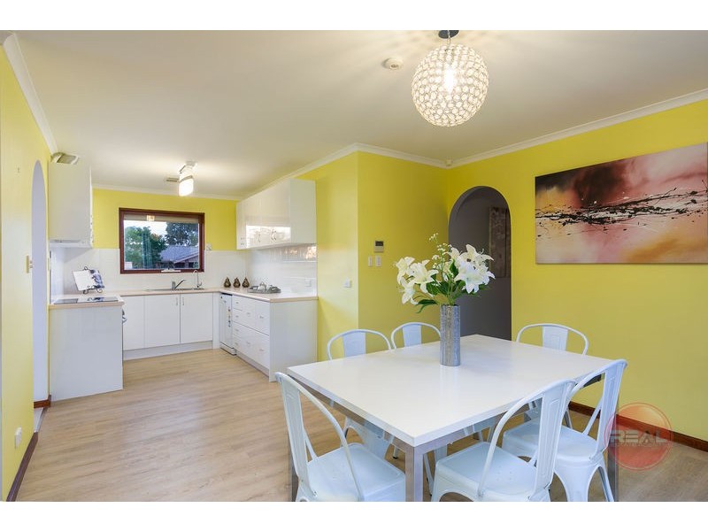 27 Serenade Crescent, Aberfoyle Park SA 5159