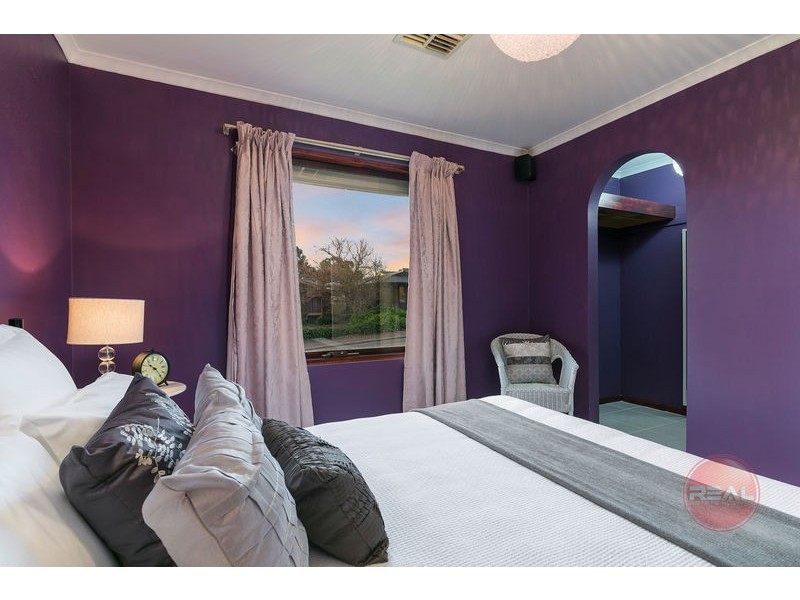 27 Serenade Crescent, Aberfoyle Park SA 5159