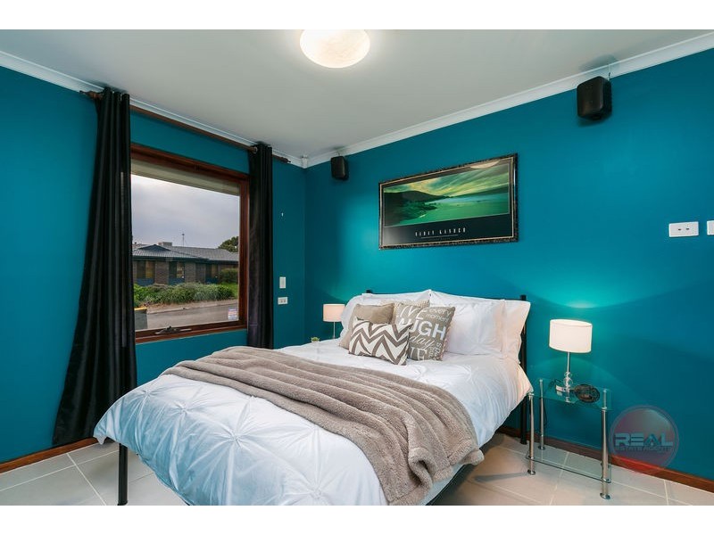 27 Serenade Crescent, Aberfoyle Park SA 5159
