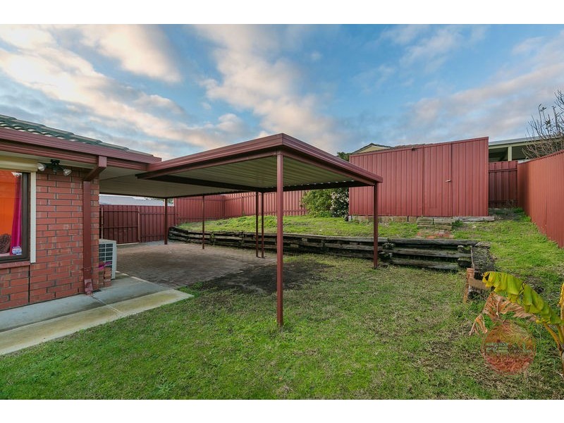 27 Serenade Crescent, Aberfoyle Park SA 5159