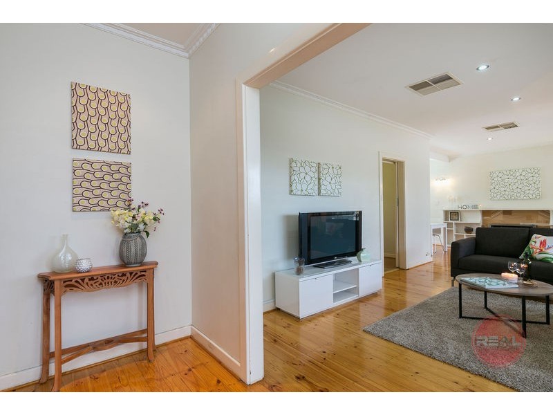 19 Duncan Avenue, Park Holme SA 5043