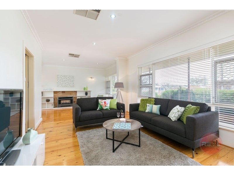 19 Duncan Avenue, Park Holme SA 5043