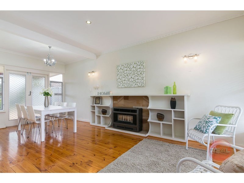 19 Duncan Avenue, Park Holme SA 5043