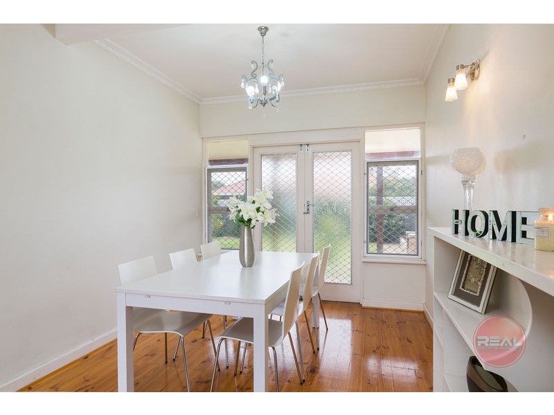 19 Duncan Avenue, Park Holme SA 5043